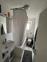 Badezimmer mit Badewanne - 2 Zimmer Etagenwohnung zur Miete in Herne