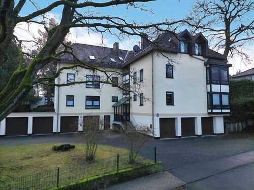 Straßenansicht Mehrfamilienhaus - 