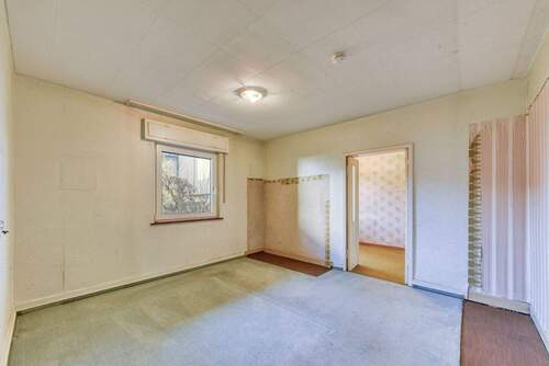 EG, Schlafen v. Tür - 