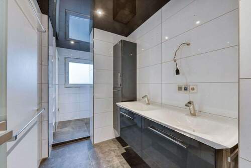 OG, Bad mit Fenster - 