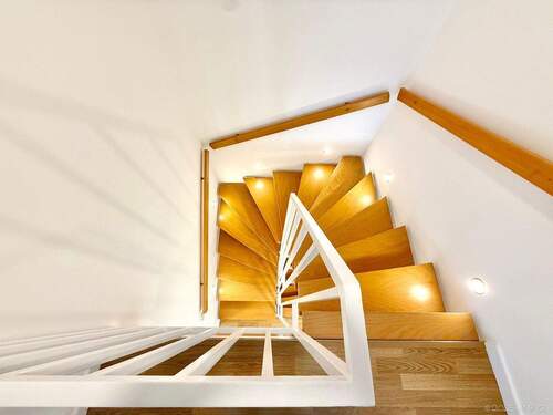 mit eleganter Spotbeleuchtung - 