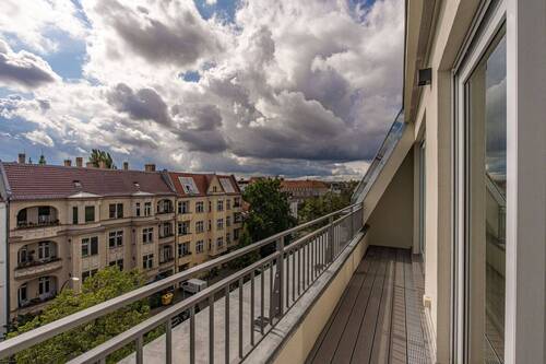 Blick Terrasse - Etagenwohnung mit 103,40 m&sup2; in Berlin zum Kaufen