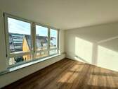 WOHNZIMMER - Neubau-Wohnung 2,5 Zimmer: Barrierearm, energieeffizent & zentrumsnah