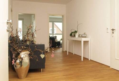 Flur - typänliche Abbildung - 4 Zimmer Terrassenwohnung zum Kaufen in Kassel