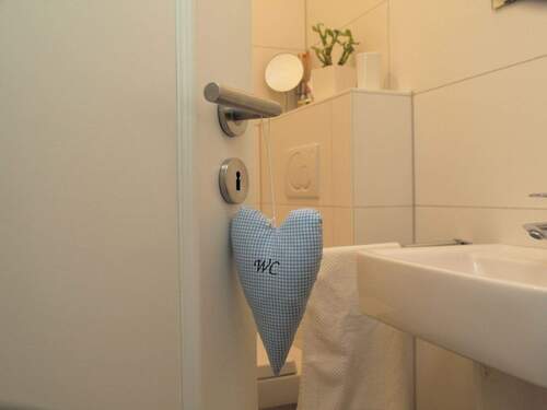 WC - typänliche Abbildung - 4 Zimmer Terrassenwohnung in Kassel