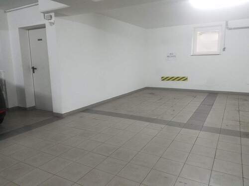Stellplatz Tiefgarage Aufzug - 