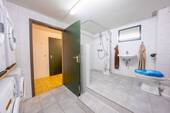 HWR im Keller mit Duschbad - 