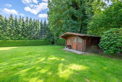 Garten und Gartenlaube - 