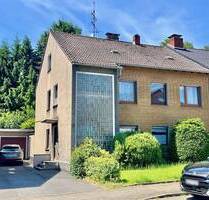 Charmantes Zweifamilienhaus Doppelhaushälfte - Sanierungsobjekt mit großzügigem Grundstück und Ausbaupotenzial - - Gladbeck Mitte