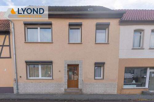 Straßenansicht - 5 Zimmer Reihenmittelhaus zum Kaufen in Mansfeld