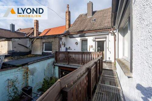 Blick zum Balkon - Reihenmittelhaus mit 128,00 m&sup2; in Mansfeld zum Kaufen