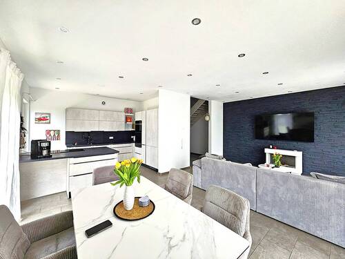 Wohnen/Essen/Kochen - 7 Zimmer Einfamilienhaus zum Kaufen in Munderkingen