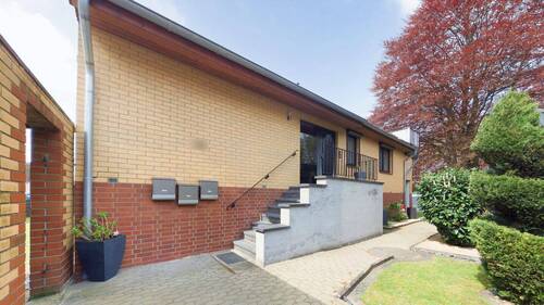Eingangsbereich - Wohnen, Vermieten, Möglichkeiten schaffen - großzügiges Zweifamilienhaus mit Einliegerwohnung