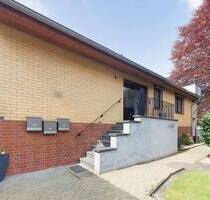 Wohnen, Vermieten, Möglichkeiten schaffen - großzügiges Zweifamilienhaus mit Einliegerwohnung - Neustadt Poggenhagen