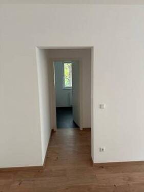 Flurbereich Richtung Bad + SZ - Etagenwohnung mit 63,40 m&sup2; in Potsdam zum Kaufen