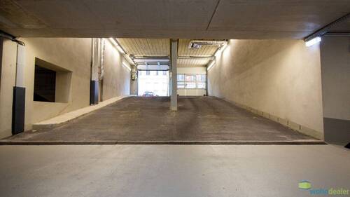 Einfahrt zur Tiefgarage - 