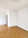 Wohnzimmer - 2 Zimmer Etagenwohnung zur Miete in Mönchengladbach