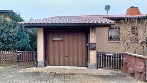 Garage oben - Einfamilienhaus mit 166,60 m&sup2; in Jößnitz zum Kaufen