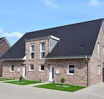 Neuwertige Doppelhaushälfte mit Carport, Einbauküche und geschützt liegendem Gartenbereich mit Terrasse in Bad Zwischenahn- zentrumsnah