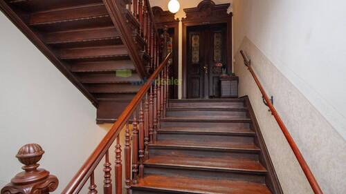 gepflegtes Treppenhaus - 