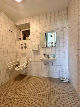 Barrierefreies WC - 