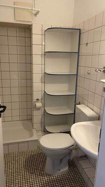 Bad mit Dusche + WC - 