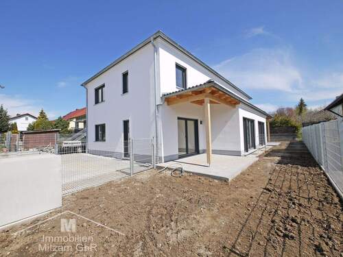 Südwestansicht - Neuwertige Doppelhaushälfte mit TOP-Ausstattung in sonniger u. verkehrsgünstiger Lage
