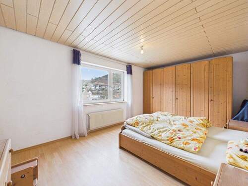 Schlafzimmer - 3 Zimmer Etagenwohnung zum Kaufen in Oberndorf am Neckar / Aistaig