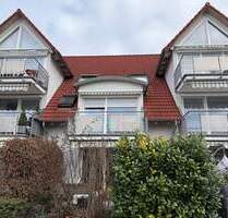 Seniorenwohnung - 1,5-Zimmer im 1. Dachgeschoss mit Balkon, Einbauküche, Aufzug & TG-Stellplatz. - Flein