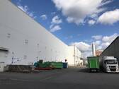 Außenansicht Produktionshalle 16 m hoch, rechts Lagerhalle - Voll vermietete Light-Industrial-Halle, Produktions- und Lagerfläche in Düren