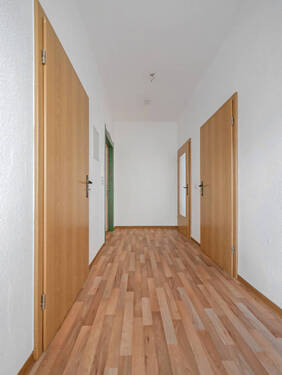 Flur b - 2 Zimmer Etagenwohnung in Neustadt