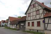 Ansicht von der Straße - 1 Zimmer Mehrfamilienhaus, Wohnhaus zum Kaufen in Helbedündorf