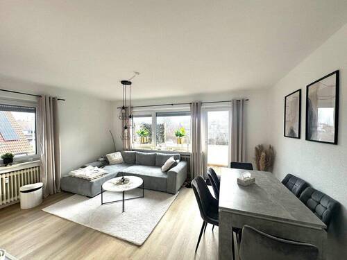 Wohnzimmer - Moderne und helle 4-Zimmer-Wohnung - in nur 13 Minuten zur Ulmer Stadtmitte