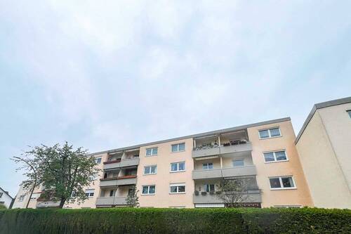 Außenansicht Balkon - 3 Zimmer Etagenwohnung zum Kaufen in Gersthofen