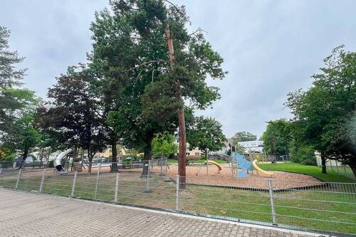 angrenzende Parkanlage - 