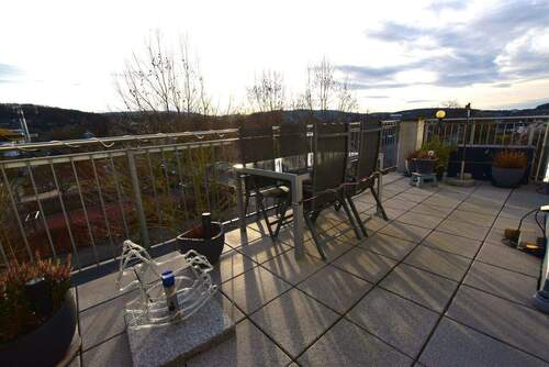 großer Südbalkon.JPG - Komfortwohnen im Energiesparhaus in herrlicher Lage am Sauerlandpark, barrierearm, Erdwärme, Tiefgarage