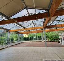 Schönes Mehrfamilienhaus + Glasanbau - Burgstädt