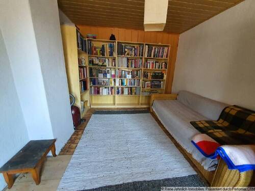 Bibliothek im Hinterhaus - 1 Zimmer Mehrfamilienhaus, Wohnhaus zum Kaufen in Burgstädt