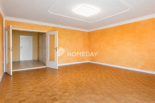 Wohnzimmer 1 - 3 Zimmer Etagenwohnung in München