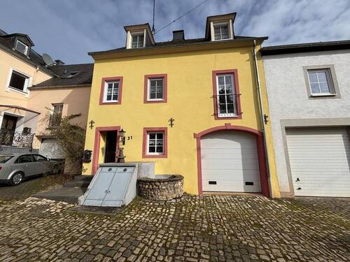 Außenansicht - Charmantes Zweifamilienhaus mit Terrasse und Moselblick
