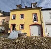 Charmantes Zweifamilienhaus mit Terrasse und Moselblick - Trittenheim