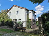 Straßenansicht - Zweifamilienhaus mit Garten in Berlin