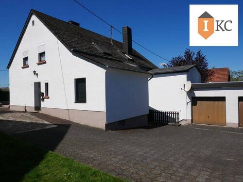 seitliche Ansicht - Mehrfamilienhaus, Wohnhaus mit 180,00 m&sup2; in Waldweiler zum Kaufen