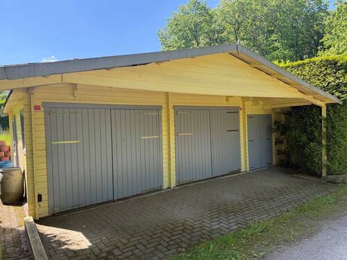 Große Garage - 