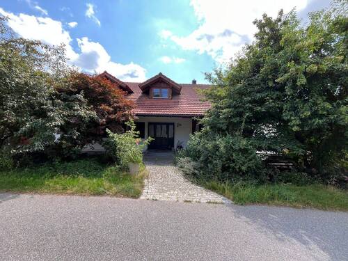 Eingangsbereich - 7 Zimmer Einfamilienhaus zur Miete in Konzell