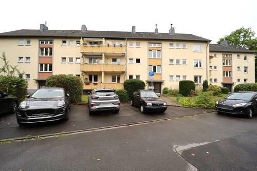 Hausansicht - 2 Zimmer Etagenwohnung zum Kaufen in Köln / Nippes