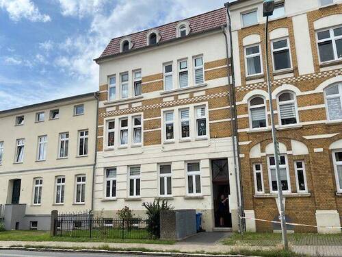 Hausansicht vorne - Mehrfamilienhaus in guter Lage von Güstrow