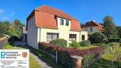 Nordgiebel und Zufahrt!.jpg - 7 Zimmer Einfamilienhaus in Ducherow