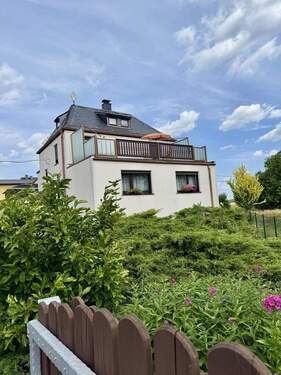 Gebäudeansicht von Zufahrt - 4 Zimmer Mehrfamilienhaus, Wohnhaus zum Kaufen in Limbach