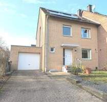 Ideal für Familien: Modernisiertes Einfamilienhaus mit Garten - Grevenbroich-Elsen